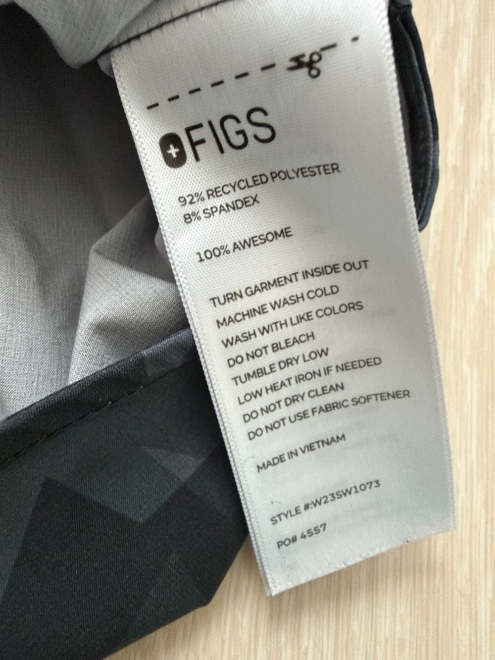 Figs Black & Charcoal Geo-Print Short Sleeve Scrub Top - Picture 3 of 7